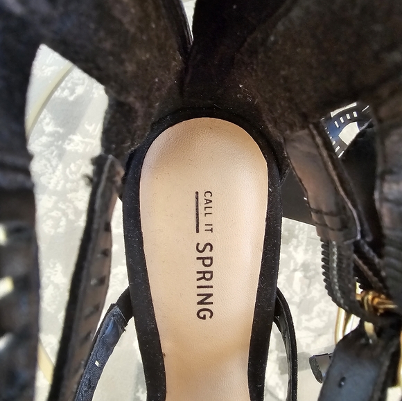 Call it Spring beautiful 👠 - Picture 5 of 12